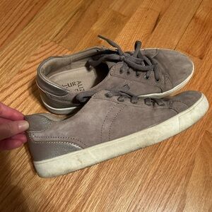 Naturalizer Shoes Womens 8.5 W Morrison Casual Sneakers Grey Leather. Preowned